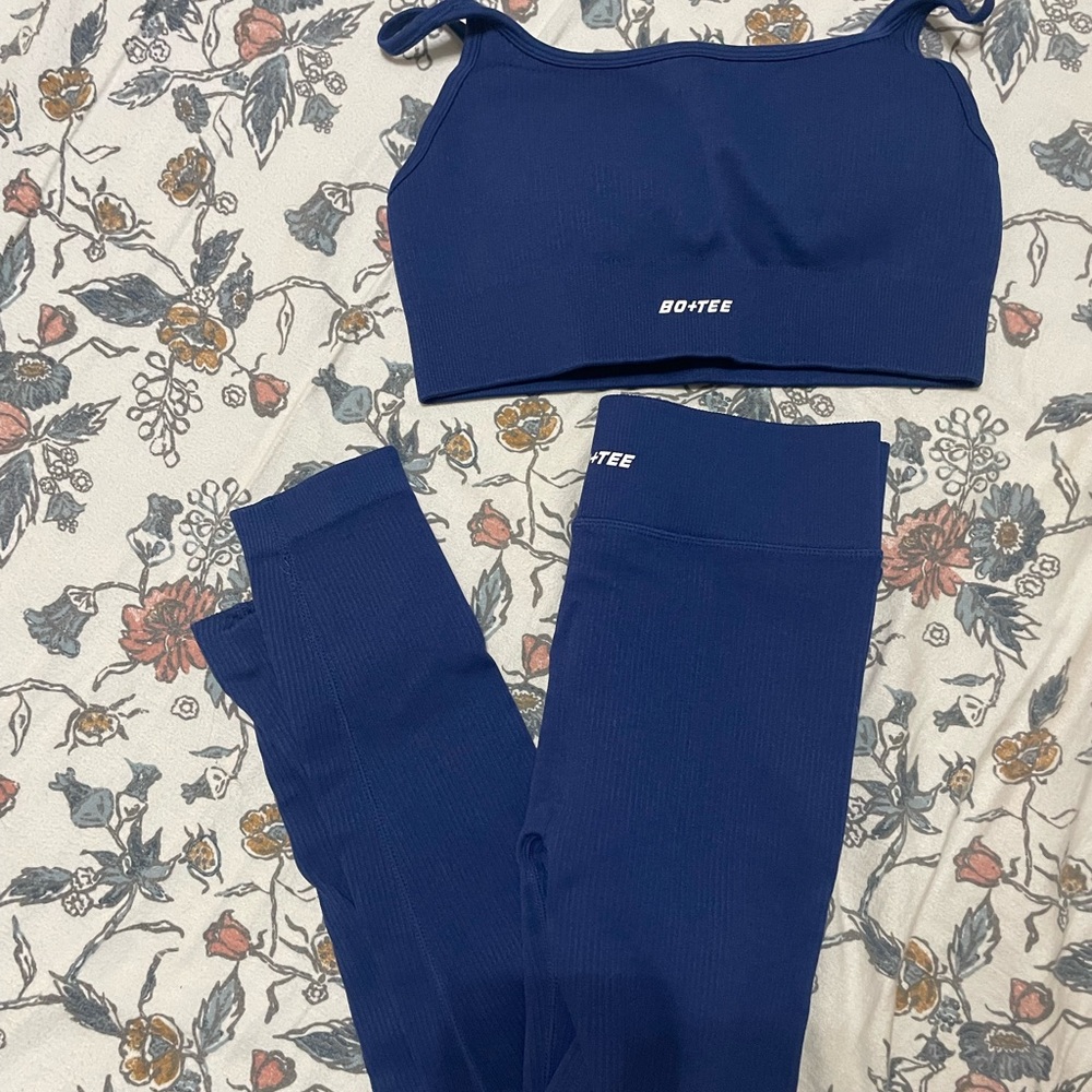 SOLD Boandtee set